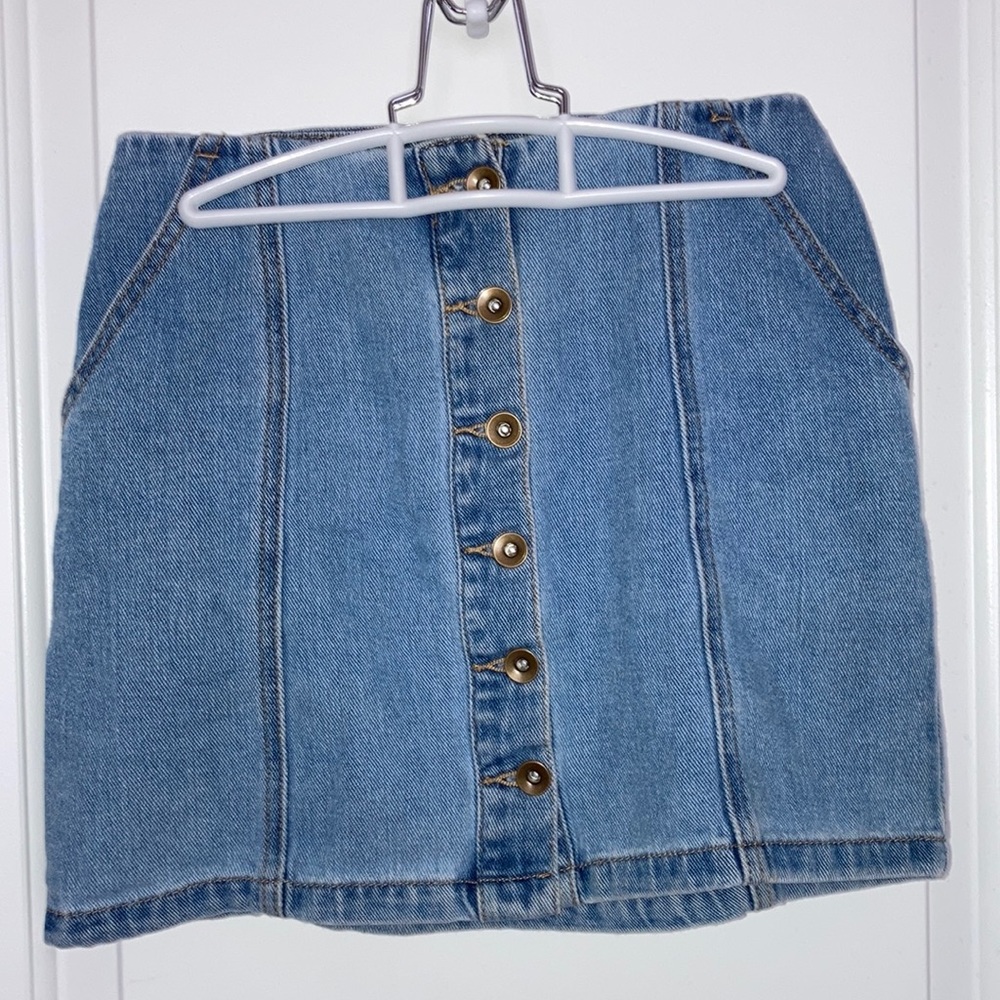 Forever 21 button up jean skirt size S